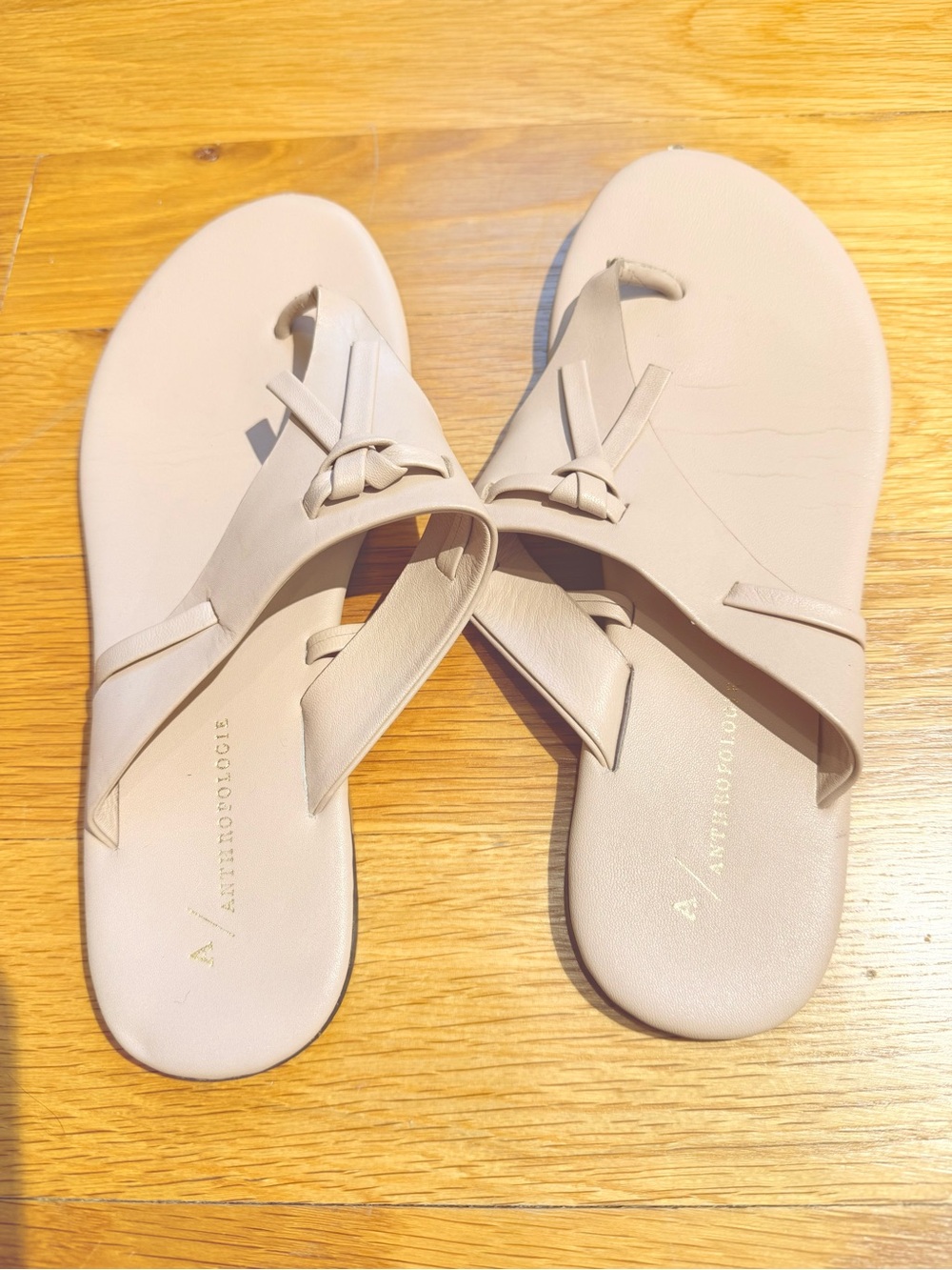 Women’s Neutral Taupe/Pink Leather Toe-Loop Sandals